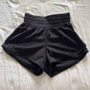 Lululemon black hotty hot shorts low rise 2.5 inseam size 0 perfect condition!!